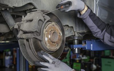 ¿Qué es la mala praxis en un taller de coches?